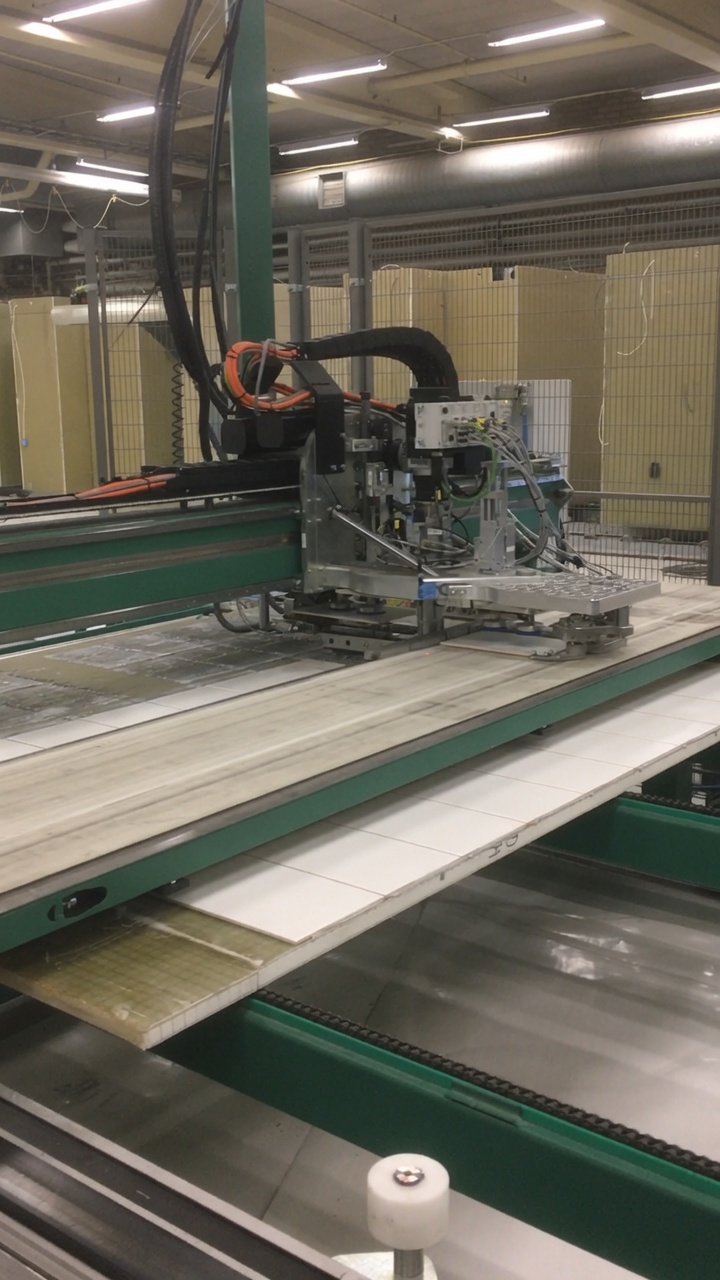 Modutile gantry over the production line